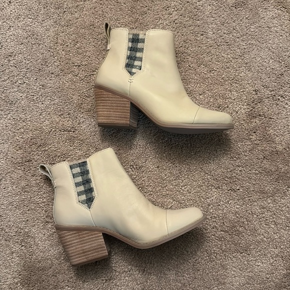 Toms Shoes - Toms Everly Sand Leather and Plaid Heeled Ankle Boot Women’s 6.5 NWT